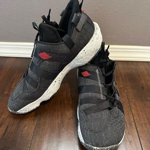 Air Jordan Crater - 'black university red'